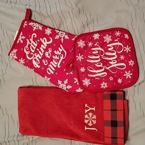 New Christmas kitchen pot holders and. Ath towel